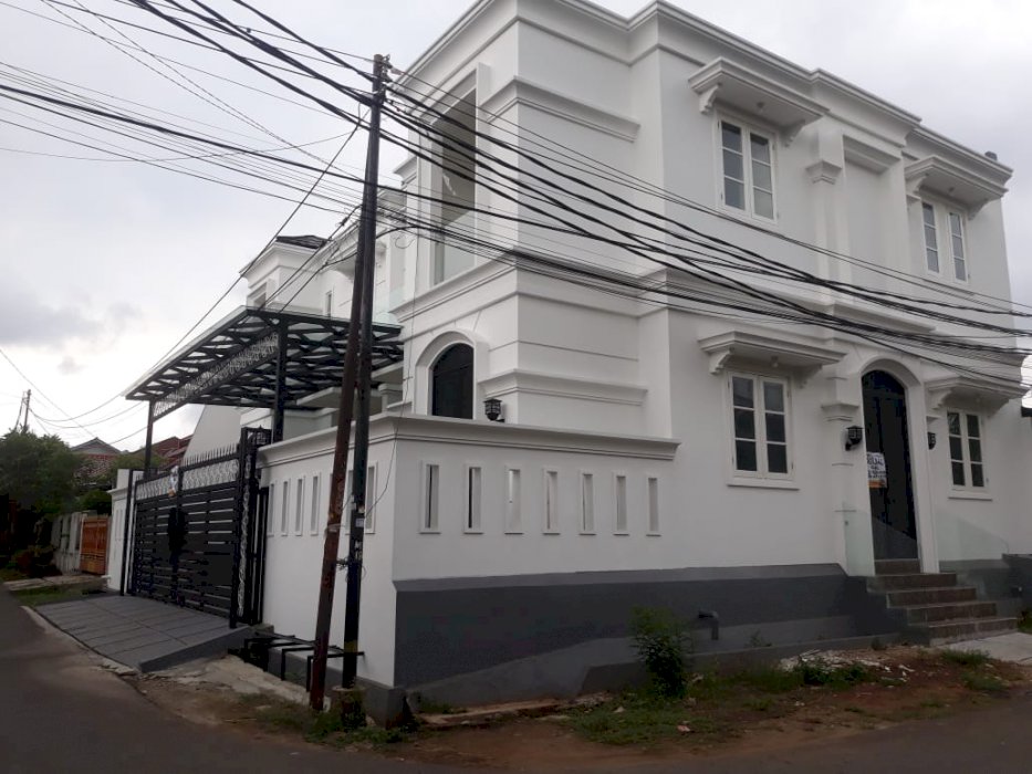 dijual Rumah Baru Mewah Siap Huni dalam Komplek di Pondok Kelapa