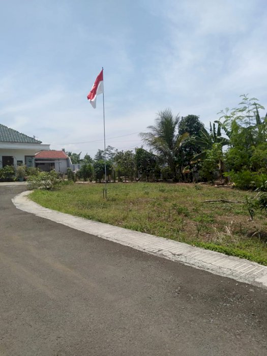 Jual rumah cocok bt usaha dan halaman luas