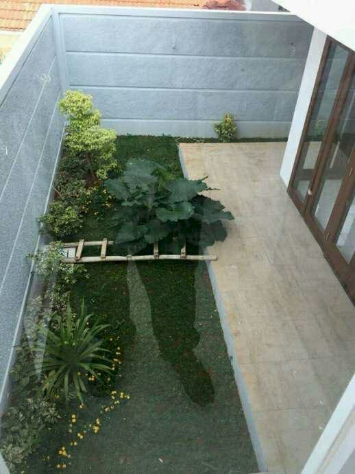 dijual Rumah siap huni cantik 3 lantai di Duren Sawit