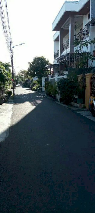 dijual Rumah cantik 2 lantai di Rawamangun
