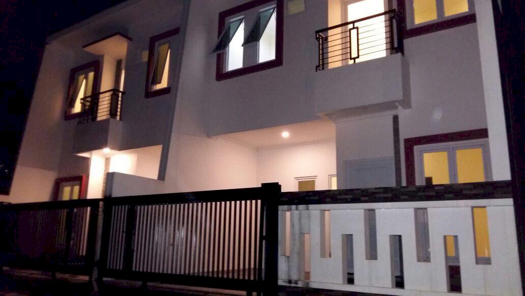 dijual Rumah Siap Huni dan Strategis dekat Tol dan LRT Jatibening