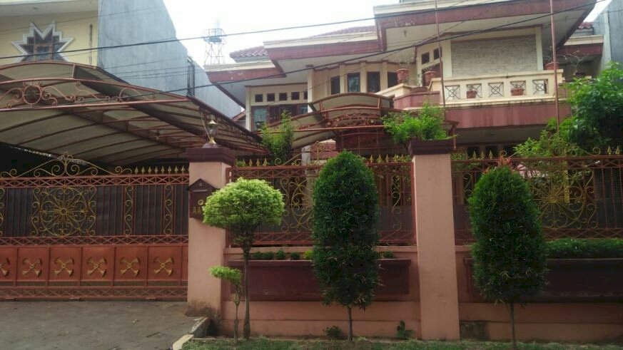 dijual Rumah Mewah Siap Huni di Pondok Kelapa