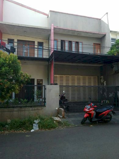 dijual Rumah cantik 2 lantai di Pondok kelapa