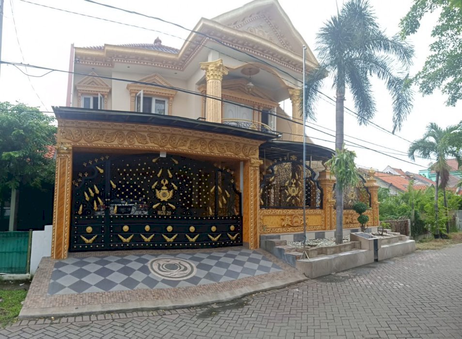 Dijual Rumah Mewah Full Furnished Modern Klasik Di Gayungan Surabaya