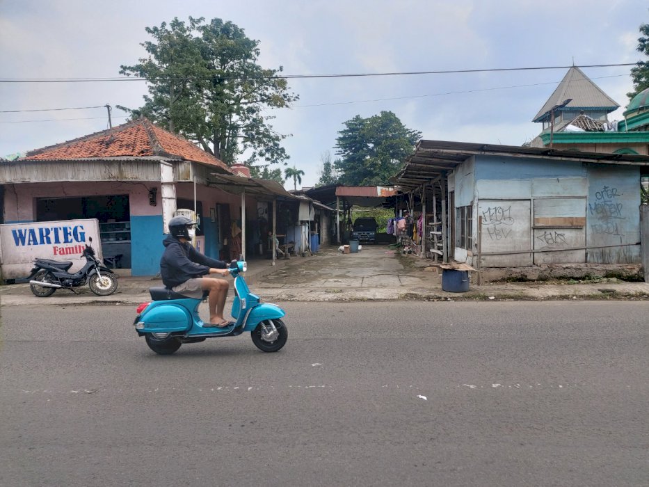 Dijual tanah 700 m2 (7jt per m) Strategis Jln Raya Tangerang Selatan