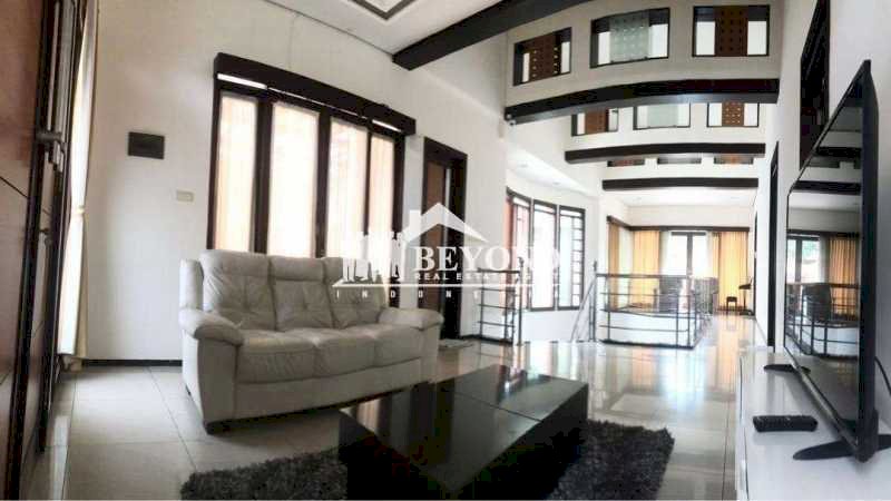 AMAZING ! Hunian FULL FURNISH di BATUNUNGGAL,BANDUNG Harga Tipis Lho..