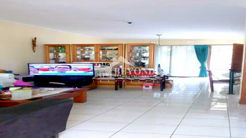 FULL FURNISH HARGA TIPIS ! TERLANGKA RUMAH DI SETRADUTA, BANDUNG