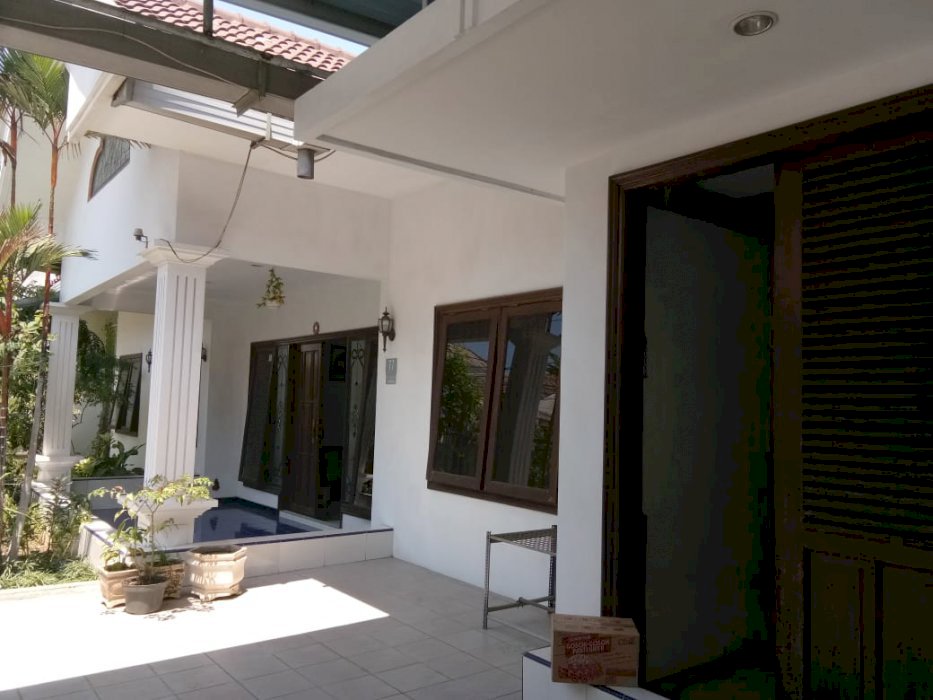 Rumah Besar Dekat Kampus WM