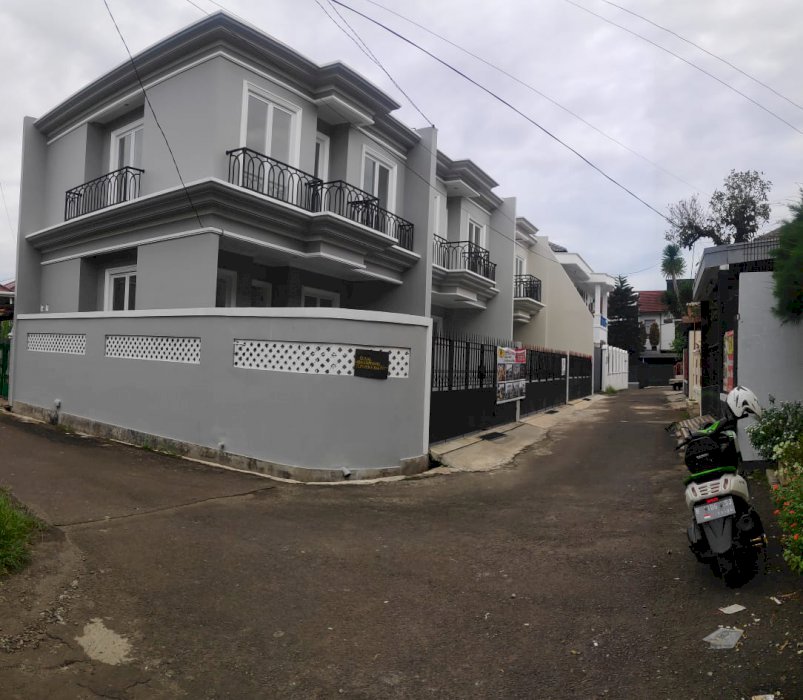 dijual rumah Baru minimalis lokasi strategis di jatiwaringin