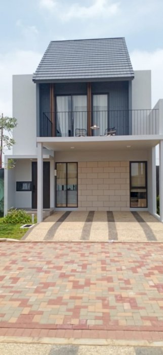 Rumah mewah d Jkt Timur 1,6 Milyar an  2 lantai dalamnya 3 lantai