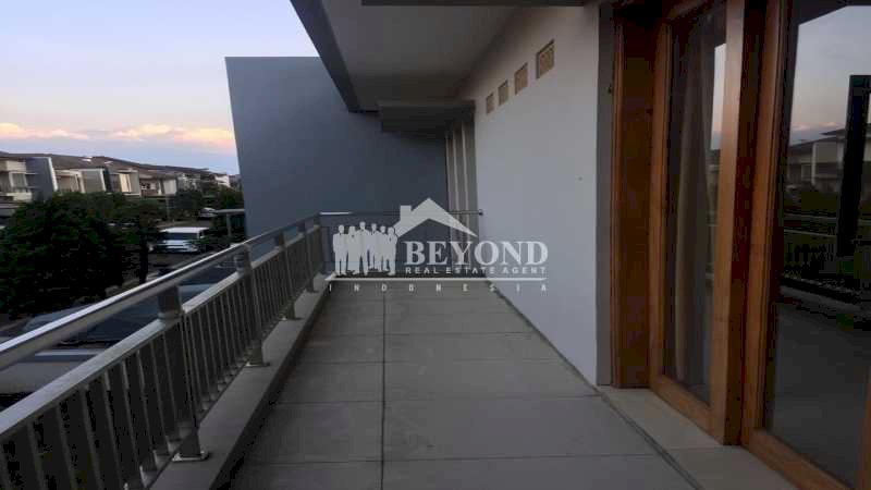 SUASANA ADEM HUNIAN KEREN KELUARGA DI SINGGASANA PRADANA,BANDUNG