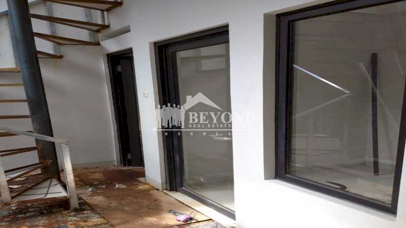 KAMI YAKIN KELUARGA PASTI SENENG PUNYA RUMAH DI SETRADUTA,BANDUNG