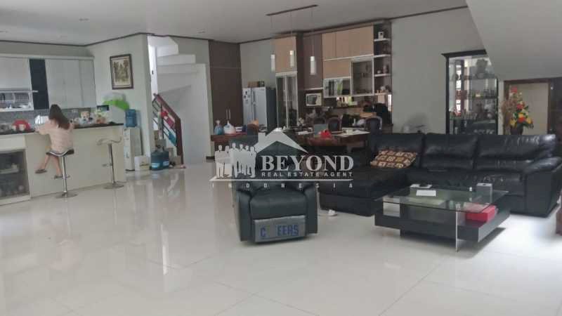 BERKELAS DAN BERKUALITAS HUNIAN DI LOKASI STRATEGIS SETRADUTA, BANDUNG