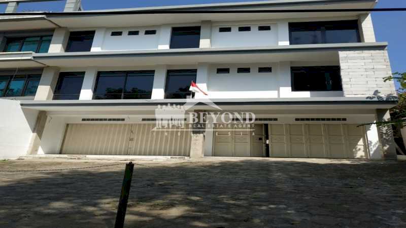 KITA WUJUDKAN KESUKSESAN DENGAN RUKO USAHA  DI SURYA SUMANTRI,BANDUNG