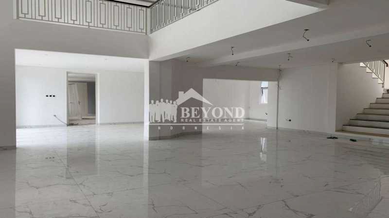 BANGUNAN MEWAH JADIKAN HUNIAN DI SETRASARI, BANDUNG TERUNGGUL