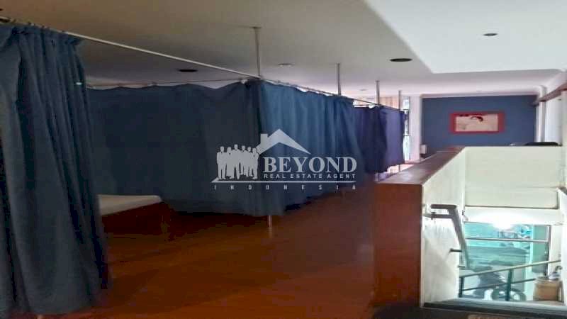 BANGUNAN LUAS 3 LANTAI RUKO NIAGA DI SETRASARI, BANDUNG