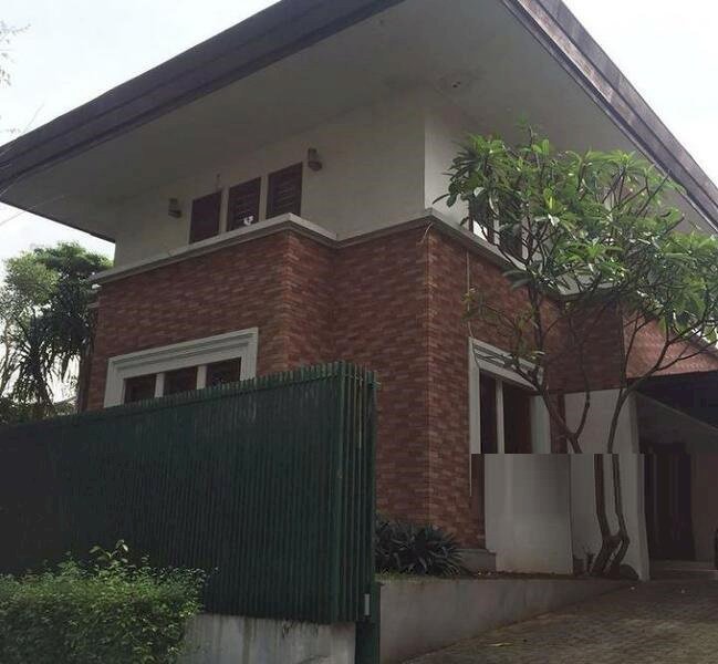 Dijual Rumah Siap Huni Jalan depan Luas di Jl Adyaksa 4 Lb Bulus