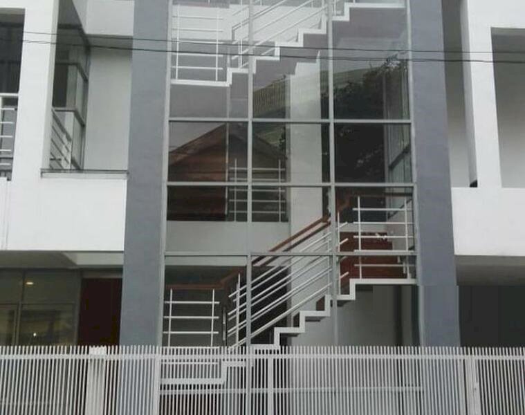 For Sale Kawasan premium Townhouse di Pondok Indah