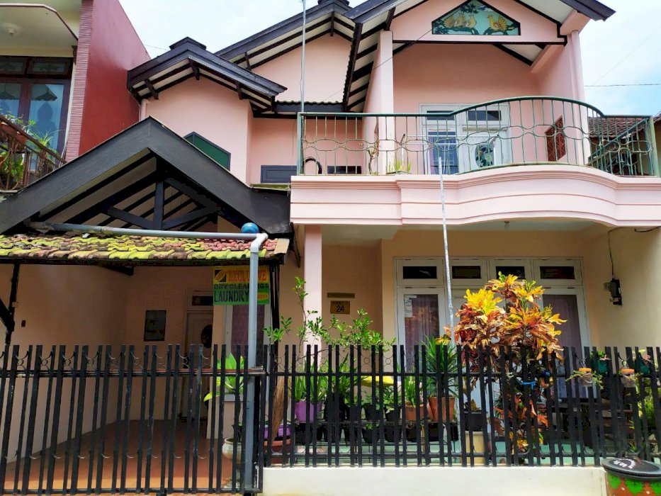 DIJUAL CEPAT RUMAH 2 LANTAI LOKASI SAWOJAJAR