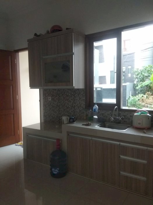 dijual rumah baru  2 lantai di duren sawit