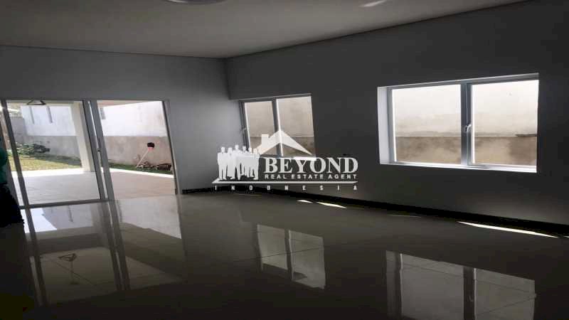 INTERIOR TERBAIK RUMAH 2 LANTAI DI SETIABUDI REGENCY,BANDUNG