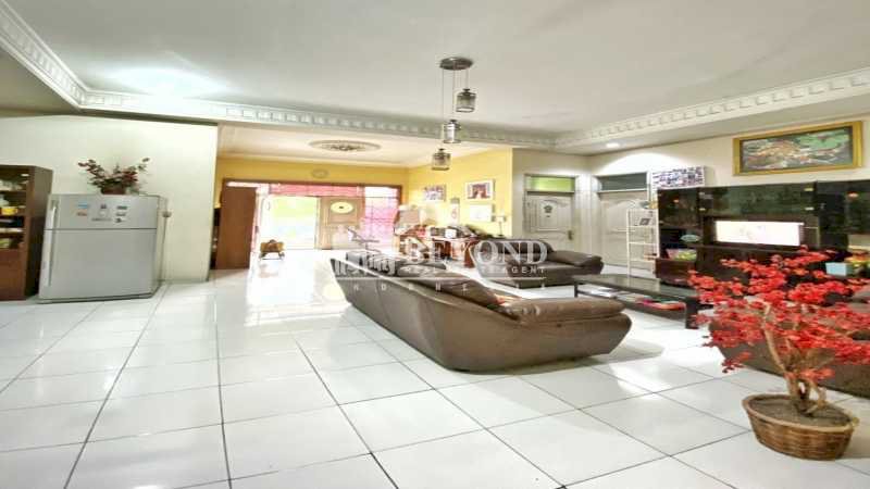 HUNIAN LUAS BIKIN MATA TERPESONA KAWASAN BKR, BANDUNG