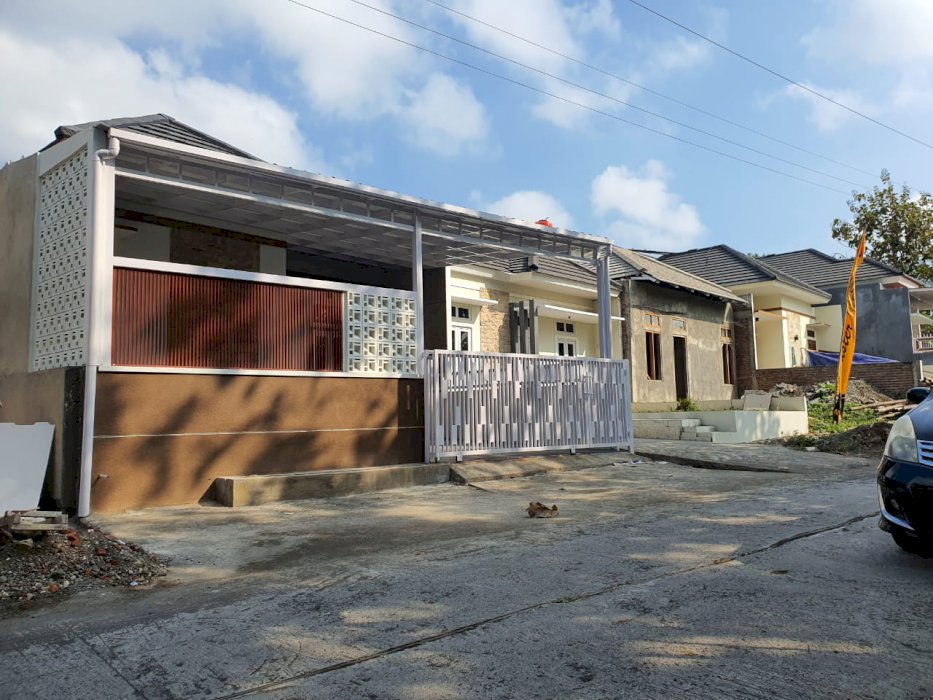 RUMAH DESAIN REQUEST, SHM, LOKASI SEJUK, NYAMAN