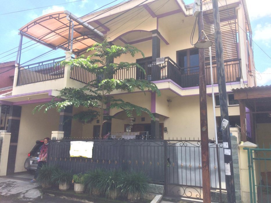 BU: RUMAH KOS-KOSAN 3 LANTAI LOKASI SENGKALING