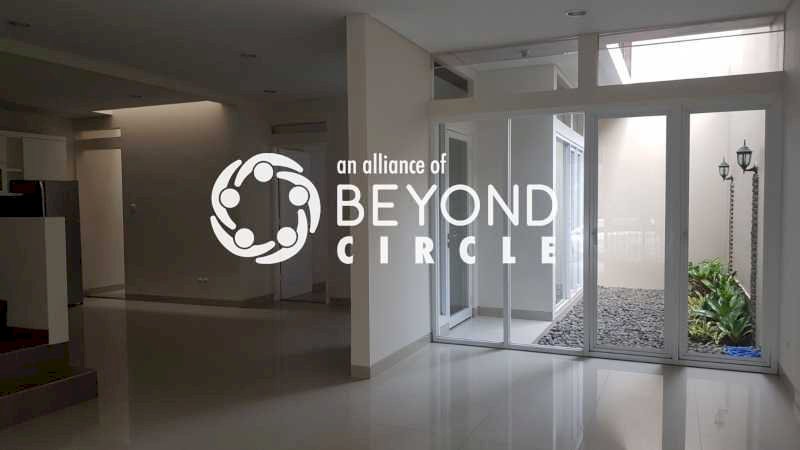 BANGUNAN BERKELAS LINGKUNGAN STRATEGIS HUNIAN DI KOTA BARU PARAHYANGAN