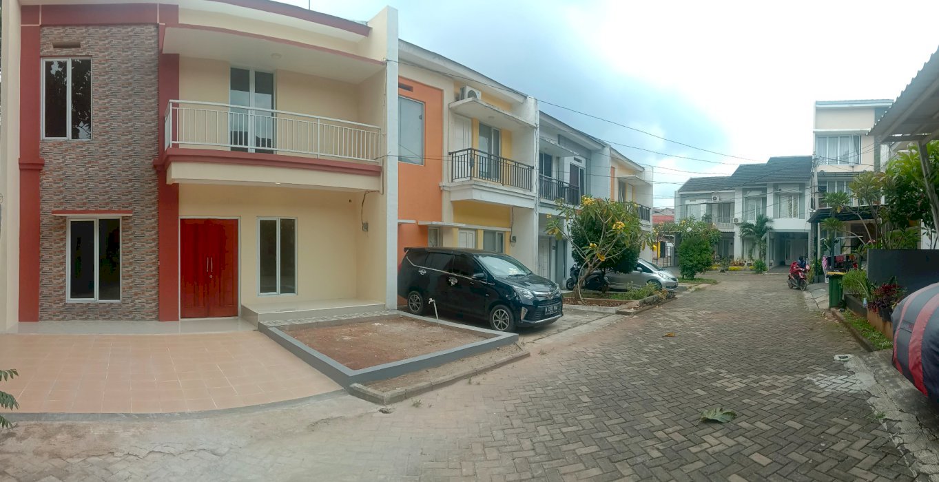 Rumah selangkah ke akses toll jakarta