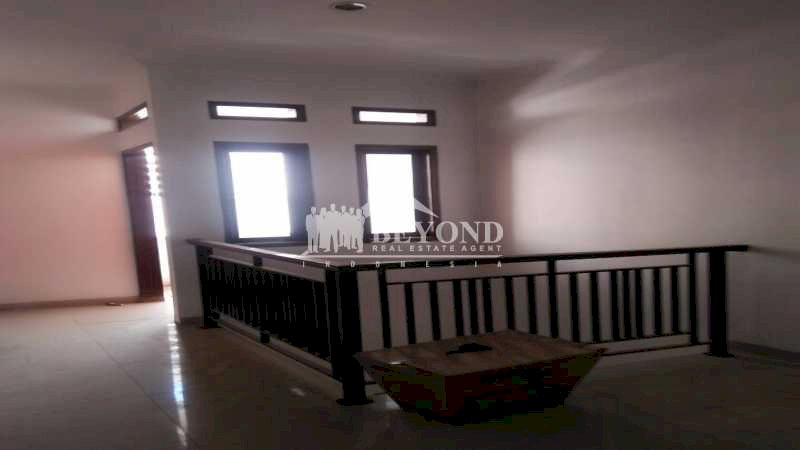 PROMO TERBATAS ! RUMAH 2 LANTAI SEMI FURNISH DI AREA PASIRLUYU,BANDUNG