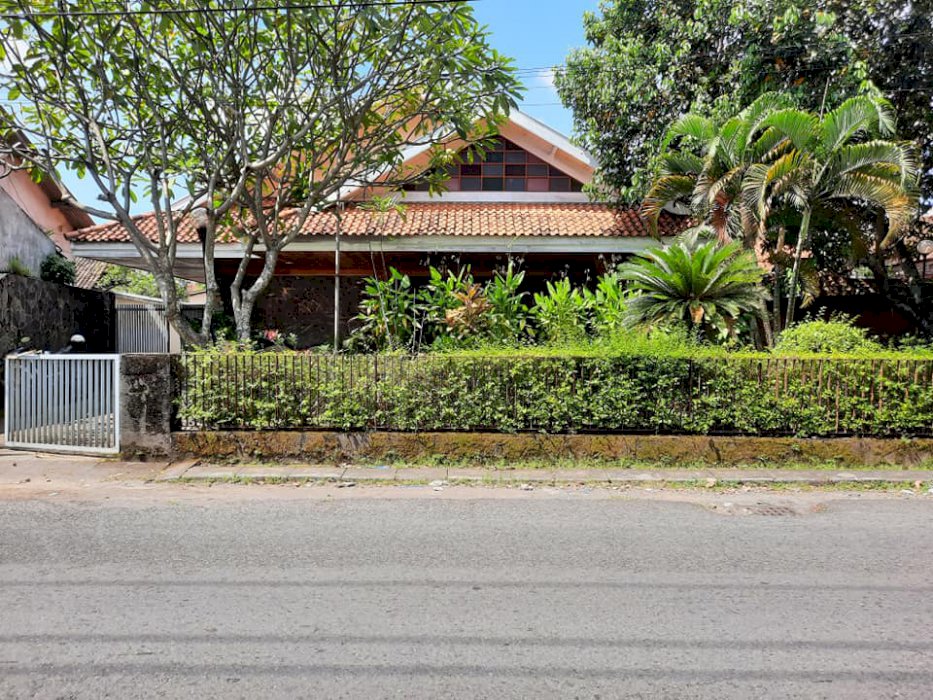 RUMAH KELUARGA DI KAWASAN ELITE dan PREMIUM DEMANGAN BARU