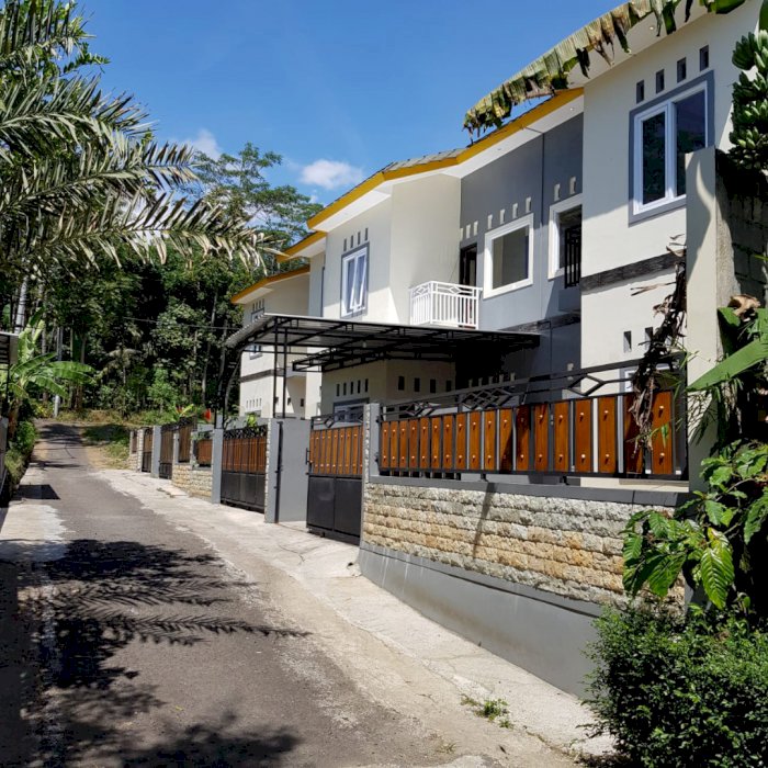 Dijual Cepat BU, Rumah 2 Lantai di , Argomulyo, Salatiga,Jawa Tengah