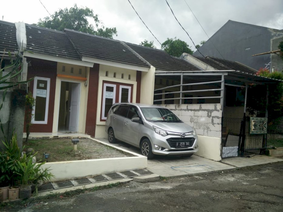 Rumah Mungil DI Tengah Kota Cibinong  -/+ 3 Km ke Sts Kereta