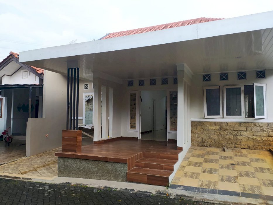 Rumah Dijual Di Limo Depok Tanah Luas Murah Strategis Nego Siap Huni