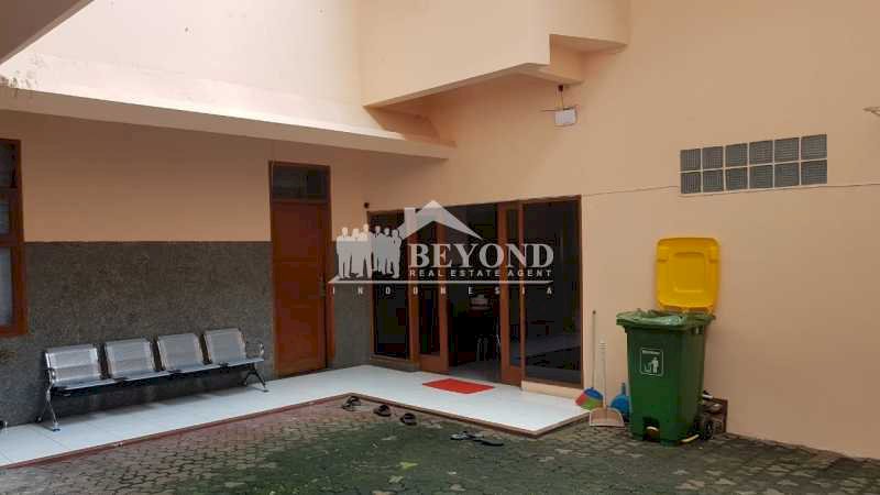 BISA USAHA KOST ! RUMAH 3 LANTAI FULL FURNISH DI CISITU DAGO, BANDUNG