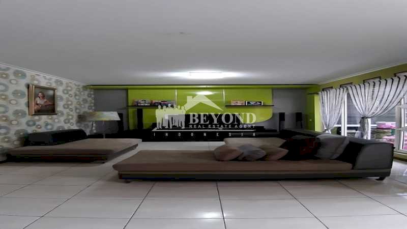 FANTASTIS ! RUMAH FULL FURNISH DI KOTA BARU PARAHYANGAN, BANDUNG