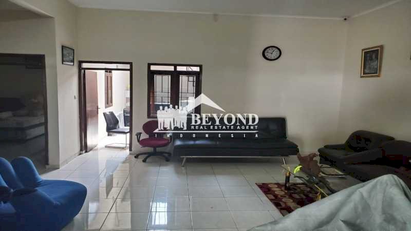 KELUARGA BAHAGIA DENGAN RUMAH NYAMAN DI SEKEJATI-BUAH BATU,BANDUNG