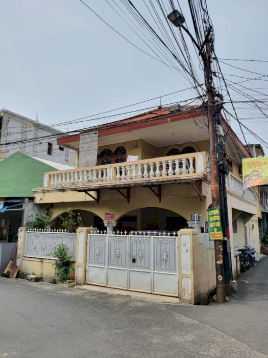 DIJUAL RUMAH LOKASI STRATEGIS DEKAT KE MRT HAJI NAWI JAKARTA SELATAN