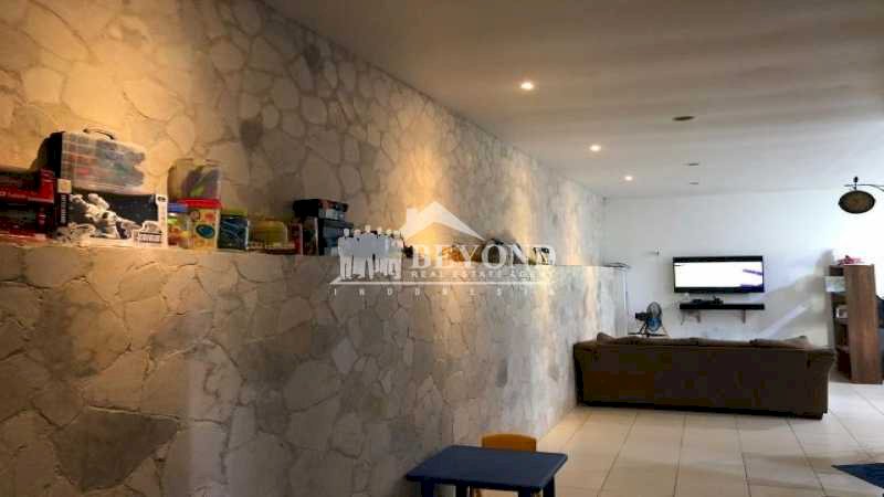 IMPIAN KELUARGA RUMAH MODERN BERTAMAN CANTIK ADA DI AREA DAGO,BANDUNG