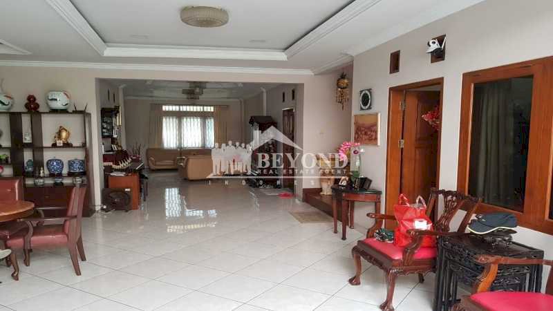 BIKIN TERPESONA RUMAH DI AREA PAJAJARAN,BANDUNG PASTI MUDAH DIJANGKAU