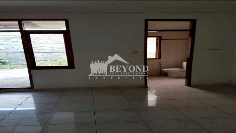 ADA DI PUSAT KOTA BANDUNG, RUMAH NYAMAN DI TAMAN LINGKAR, AREA PETA