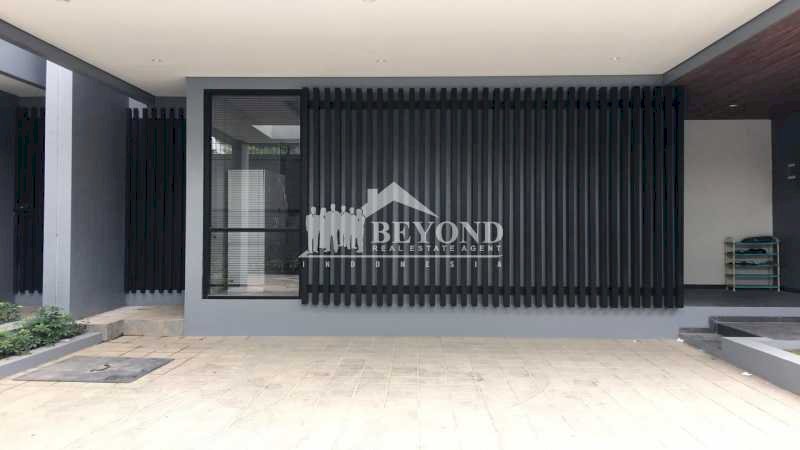 GAYA MODERN KEREN BANGET HUNIAN DI ISTANA REGENCY,PASTEUR-BANDUNG