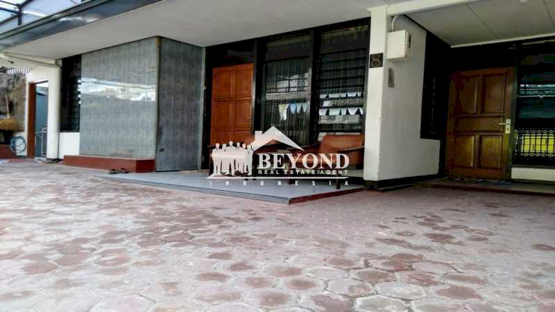 KELUARGA BAHAGIA TINGGAL DI AREA BUAH BATU DEKAT LAP. LODAYA, BANDUNG