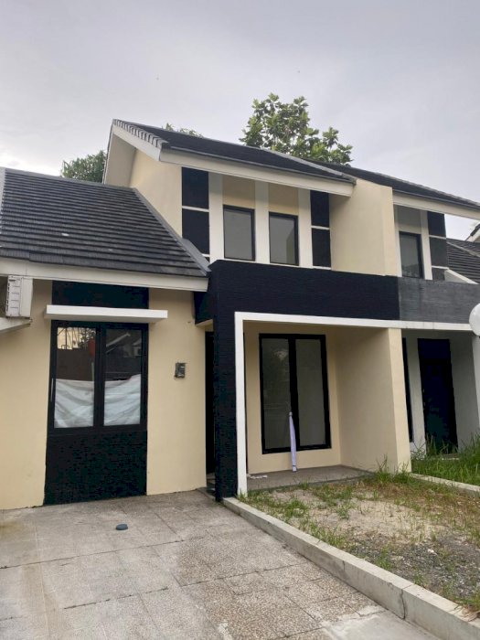 Rumah secondary bagus terawat strategis di area serua ciputat