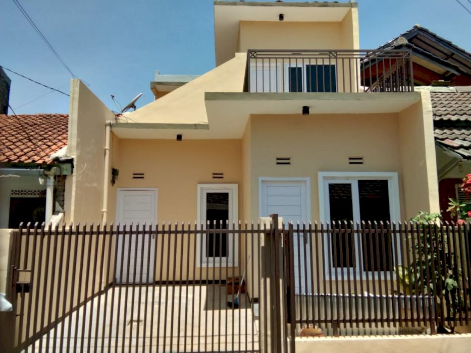 Rumah 2Lantai 2 kamar tidur 1 kamar mandi harga di Riung Bandung,