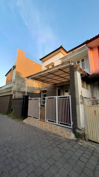 RUMAH LANTAI 2 DEKAT CLANDIS GUNUNG AGUNG DENPASAR