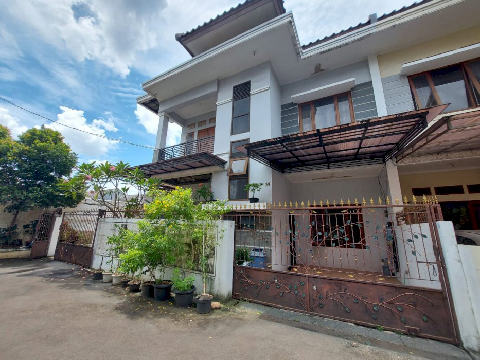 DIJUAL RUMAH CEPAT STRATEGIS JATIWARINGIN DEKAT PINTU TOL PONDOK GEDE