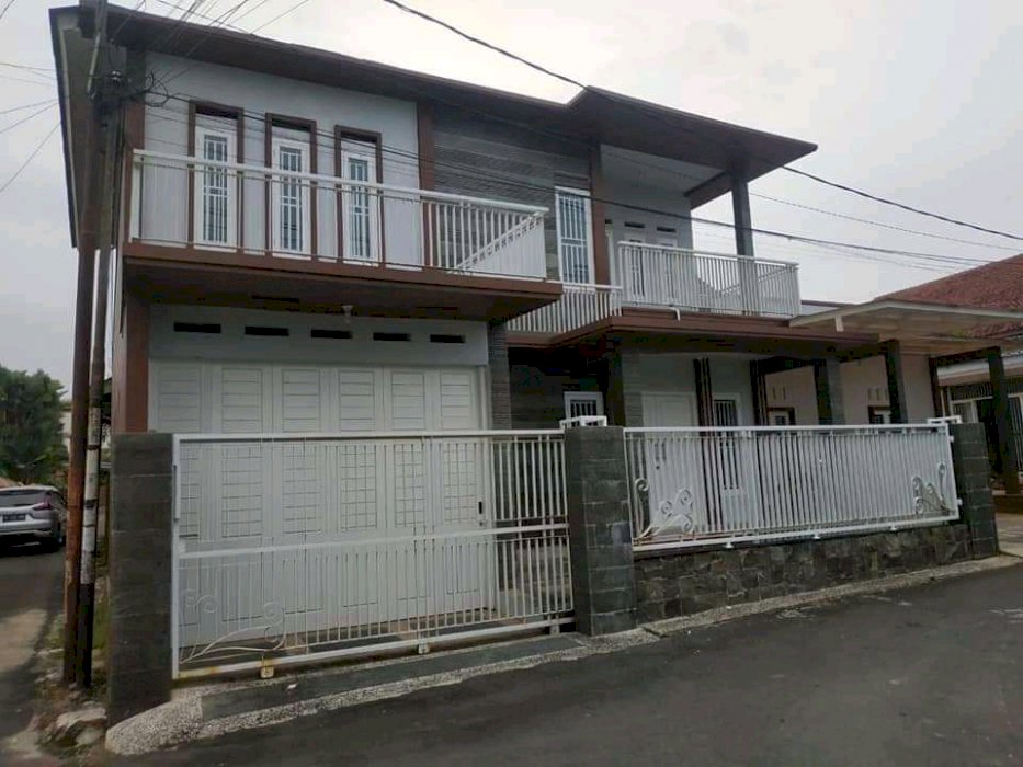 Rumah 2 lantai mewahh
