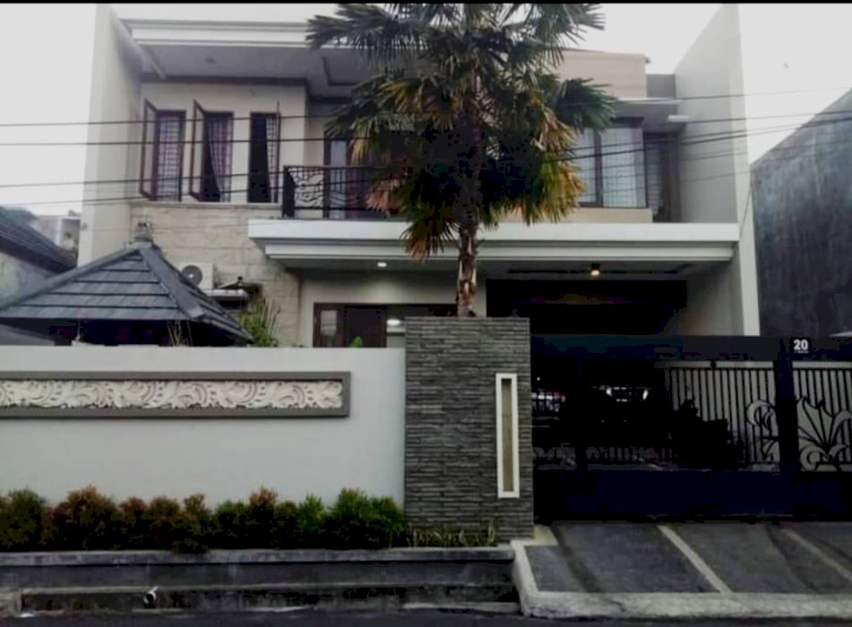 RUMAH MEGAH UTARA LAPANGAN LUMINTANG DENPASAR